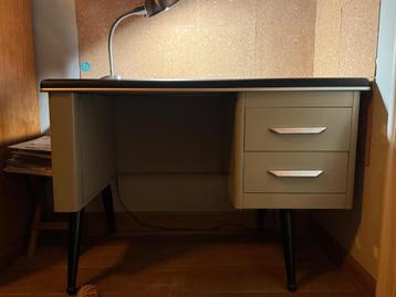 Grijze bureau met 2 lades, Huis en Inrichting, Bureaus, Ophalen, Gebruikt, Bureau