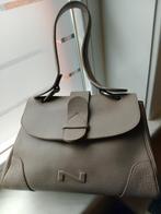 Handtas klassiek nathan, Handtassen en Accessoires, Tassen | Damestassen, Ophalen of Verzenden, Gebruikt, Grijs