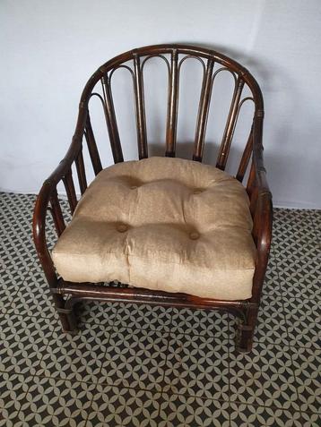 Jolie chaise en rotin, Enlèvement