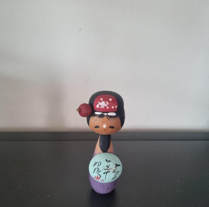 Leuke Sosaku Kokeshi, Antiek en Kunst, Kunst | Beelden en Houtsnijwerken, Verzenden