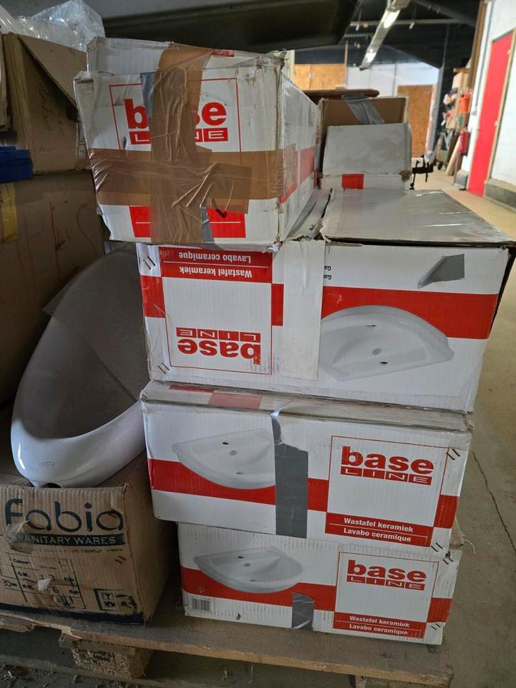 Lavabo avec pied céramique, Bricolage & Construction, Sanitaire, Neuf, Lavabo, Enlèvement