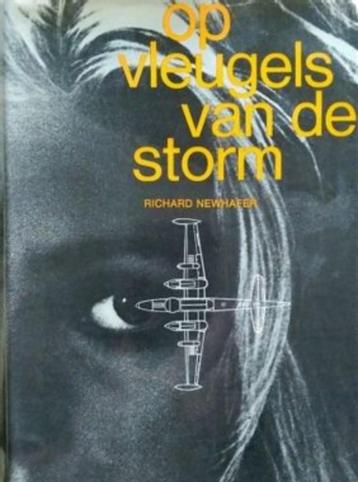 Op de vleugels van de storm / Richard Newhafer beschikbaar voor biedingen