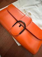 Zeer mooi Delvaux handtas kleur Mandarijn zakje van Delvaux, Handtassen en Accessoires, Tassen | Damestassen, Ophalen, Zo goed als nieuw