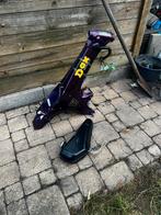 Dax kader met papieren, Fietsen en Brommers, Ophalen, Zo goed als nieuw