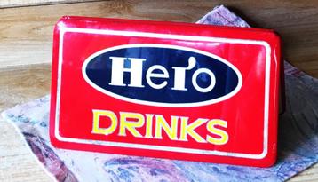 OUDE MOOIE STAAT  PRIJS / MENU HOUDER HERO DRINKS RECLAME