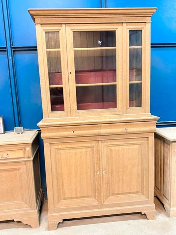  ONGELOFELIJK dressoir van Louis-Philippe beschikbaar voor biedingen