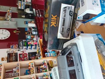 3 1/18 AUTO'S + 10 1/18 BESCHERMINGSDOZEN beschikbaar voor biedingen
