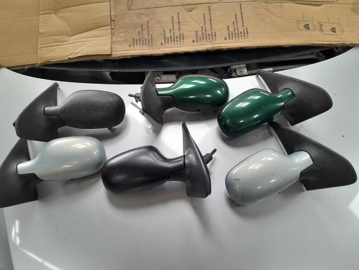 Rétroviseurs GAUCHE et DROIT RENAULT CLIO 2 / 5060 AUVELAIS, Autos : Pièces & Accessoires, Rétroviseurs, Renault, Utilisé, Enlèvement ou Envoi
