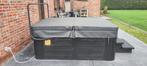 Jacuzzi Sunspa 3 Person's with LED and BLUETOOTH SPEAKERS 2., Tuin en Terras, Ophalen, Zo goed als nieuw, Afdekzeil, Vast