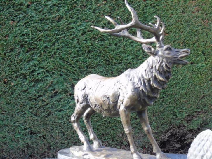 un grand cerf en bronze signé , BARYE, Antiek en Kunst, Antiek | Brons en Koper, Brons, Ophalen