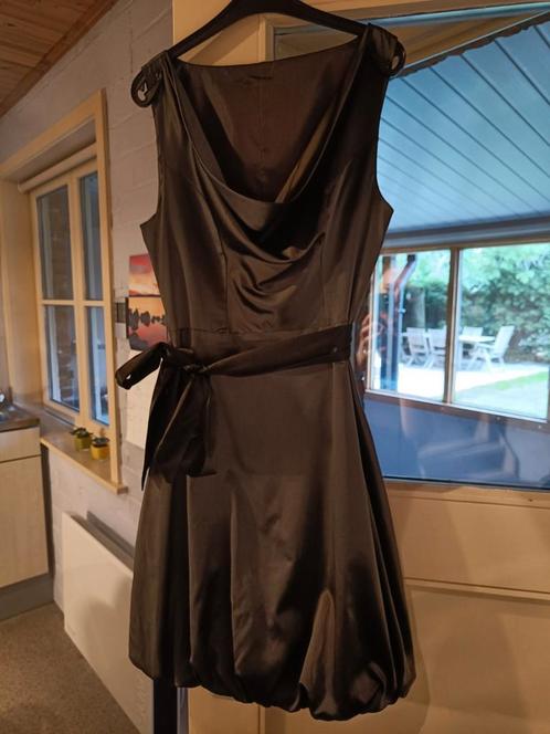 Robe de soirée grise avec ruban noir, Vêtements | Femmes, Habits de circonstance, Comme neuf, Robe de cocktail, Taille 36 (S)