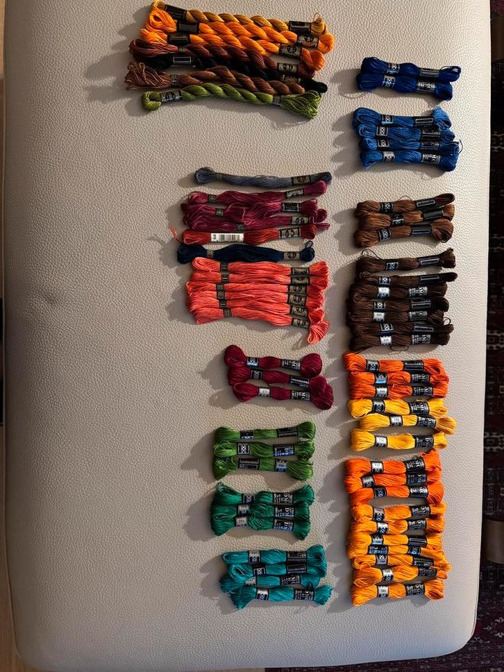 67 cotons à broder DMC de différentes couleurs, Hobby en Vrije tijd, Borduren en Borduurmachines, Nieuw, Borduurgaren of Zijde