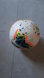 Ballon de foot bonne état ( venir chercher ), Sport en Fitness, Volleybal, Ophalen of Verzenden, Zo goed als nieuw, Bal