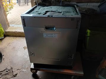 Lave vaisselle encastrable servi 1 an., Electroménager, Enlèvement, Comme neuf