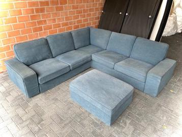 Hoeksalon met pouf / goede staat  beschikbaar voor biedingen