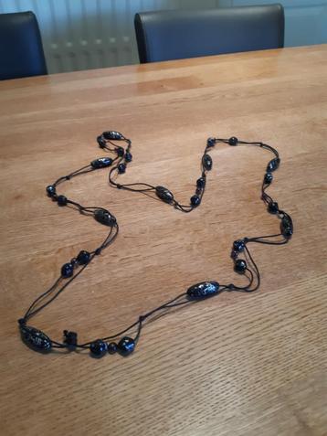 ketting beschikbaar voor biedingen