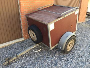 Honden trailer  honden remorc  beschikbaar voor biedingen