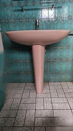 Vintage roze wastafel op voet anno 70, Ophalen, Gebruikt, Steen, Wastafel