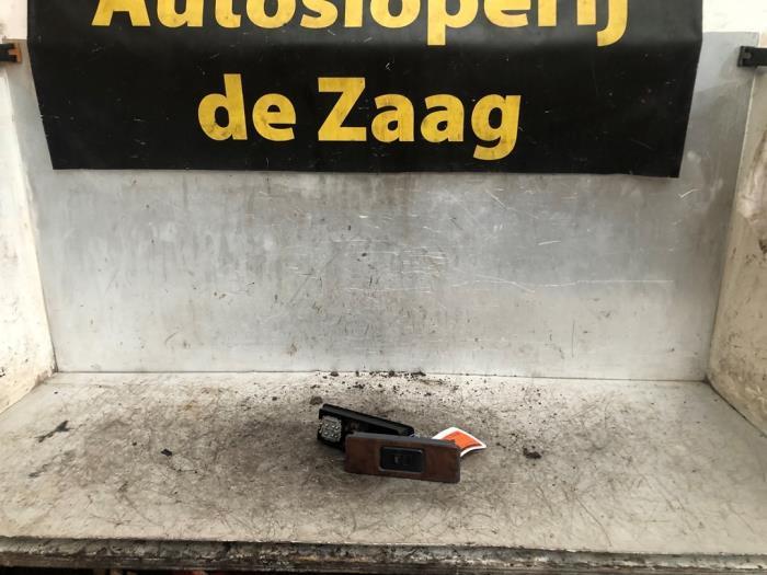 Commutateur vitre électrique d'un Mercedes Vito, Autos : Pièces & Accessoires, Tableau de bord & Interrupteurs, Mercedes-Benz