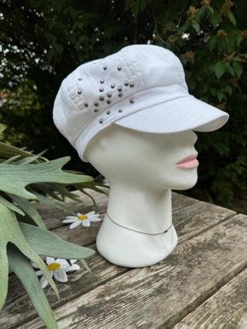 hippe witte ESPRIT pet - nieuw / ongedragen beschikbaar voor biedingen