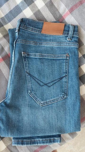 Skinny jeans 2x  beschikbaar voor biedingen