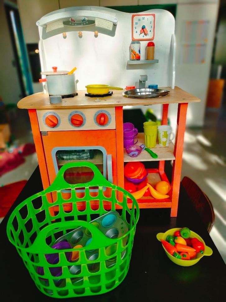 Keukentje met materiaal, Kinderen en Baby's, Speelgoed | Speelkeukens, Gebruikt, Speelkeuken, Hout, Ophalen