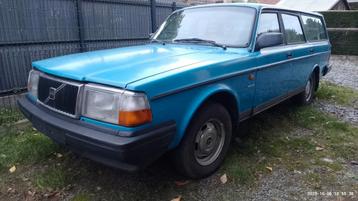 Dieselbedrijf Volvo 240 wordt gerestaureerd. beschikbaar voor biedingen