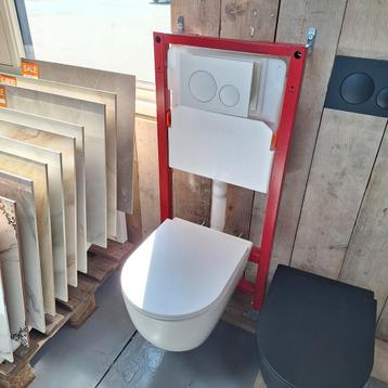Compleet toilet mat wit reservoir, pot, bril, drukknop Maro beschikbaar voor biedingen