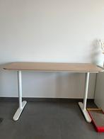 IKEA BEKANT bureau 140x60 cm, Huis en Inrichting, Bureaus, Ophalen, In hoogte verstelbaar, Zo goed als nieuw, Bureau