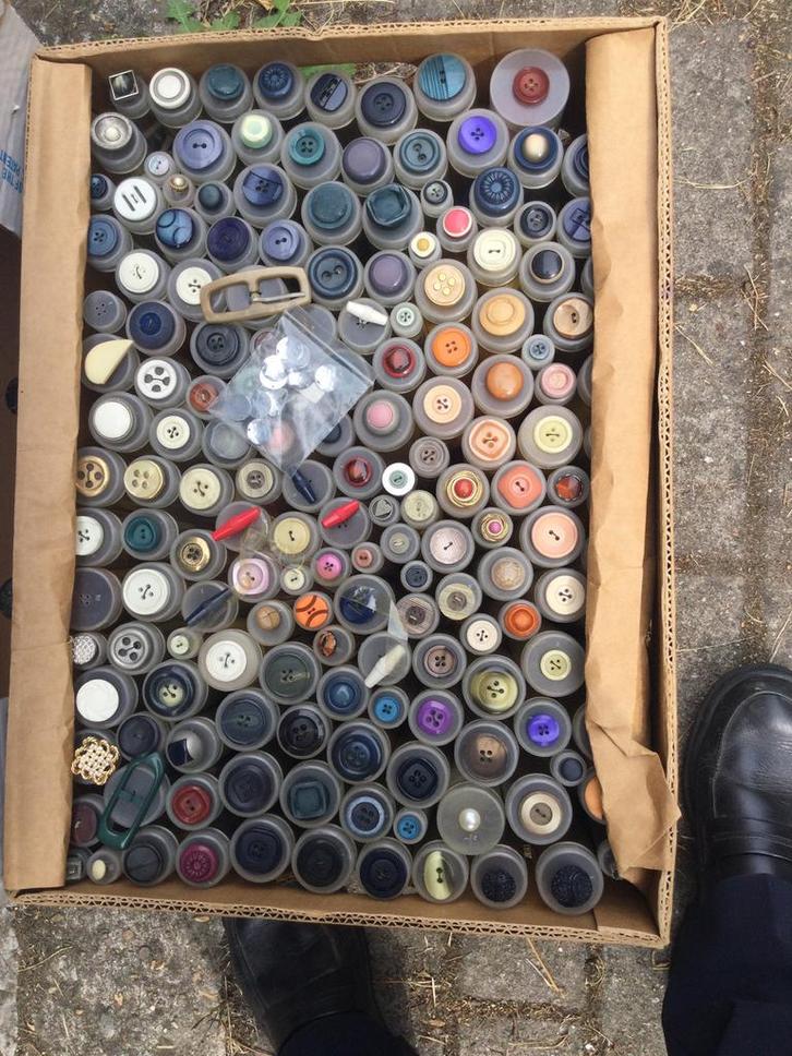 Knopen, Hobby en Vrije tijd, Naaien en Fournituren, Nieuw, Knoop of Knopen