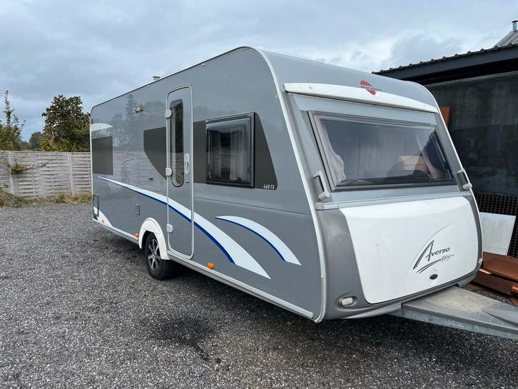Burstner Averso FIFTY, Caravans en Kamperen, Caravans, Particulier, Bürstner, Vast bed, Douche, Ophalen
