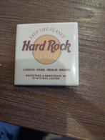 Bouton : Hard Rock Cafe, Bouton, Envoi