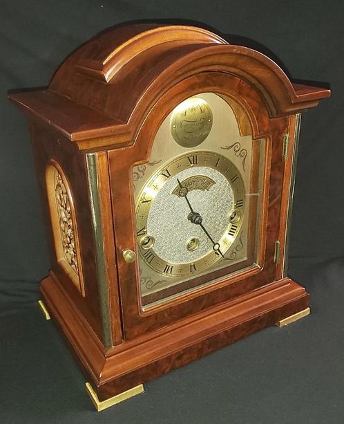horloge de table warmink en noyer avec quart de frappe westm, Antiquités & Art, Antiquités | Horloges, Enlèvement ou Envoi