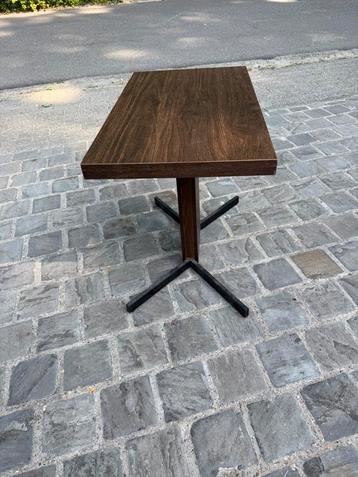 Table basse pivotante beschikbaar voor biedingen