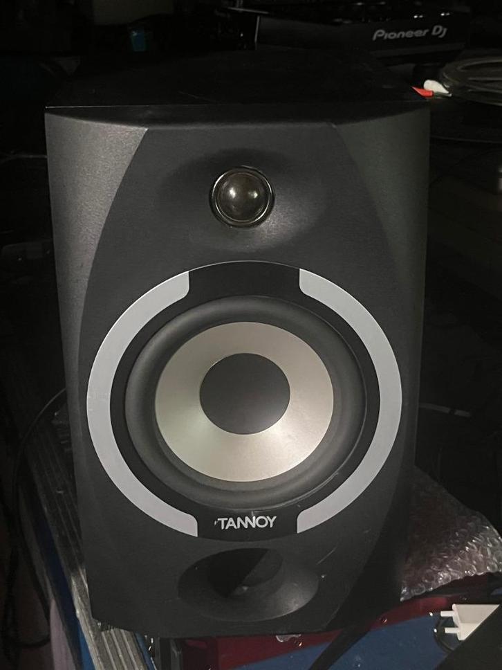 GEZOCHT  defecte tannoy reveal 601a, TV, Hi-fi & Vidéo, Enceintes, Utilisé, Autres types, 60 à 120 watts, Autres marques, Enlèvement