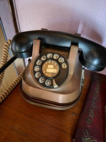 Téléphone en cuivre beschikbaar voor biedingen