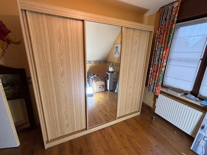 Kleerkast met 3 schuifdeuren Breedte 200cm, hoogte 1,97 cm, Huis en Inrichting, Kasten | Kleerkasten, Zo goed als nieuw, 150 tot 200 cm