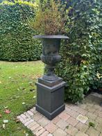 2x gietijzeren franse vazen, Tuin en Terras, Ophalen, Zo goed als nieuw