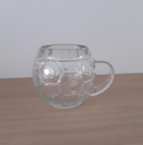 Bierglas Rode Duivels (Go Belgium) in vorm voetbal (Jupiler), Verzamelen, Glas en Drinkglazen, Nieuw, Bierglas, Ophalen of Verzenden