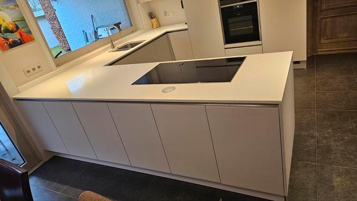 Belle cuisine à l'état neuf avec appareils NEFF, Maison & Meubles, Cuisine | Cuisines complètes, Comme neuf, Cuisine à mur double