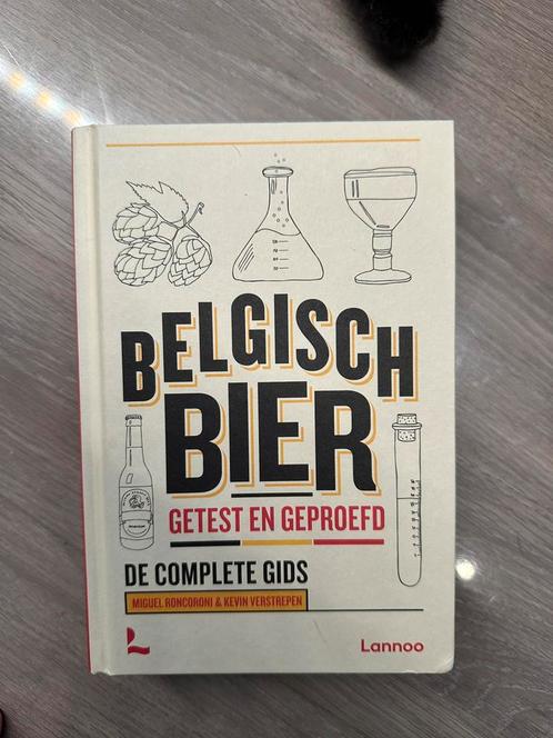 Belgisch bier getest en geproefd - de complete gids, Boeken, Overige Boeken, Gelezen, Ophalen of Verzenden