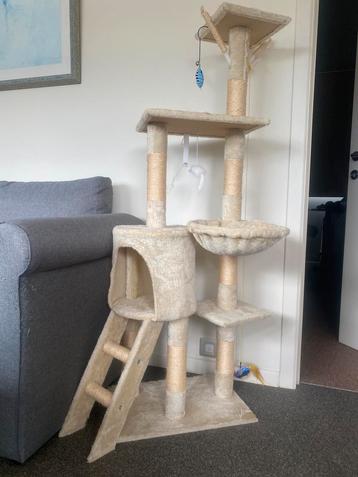 katten krabpaal beschikbaar voor biedingen