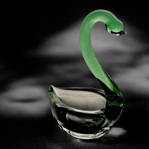 Transparante en groene kristallen zwaan, Antiek en Kunst, Antiek | Glaswerk en Kristal, Ophalen of Verzenden