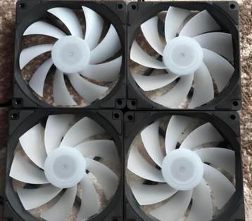 Lot de 4 ventilateurs MSI 120mm beschikbaar voor biedingen