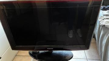 Tv LCD 32” beschikbaar voor biedingen