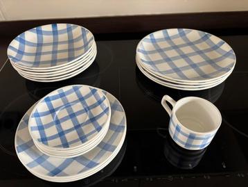 Vintage servies in vichy ruitjesmotief (moulin des loups) beschikbaar voor biedingen