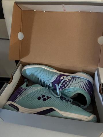 badmintonschoenen Yonex beschikbaar voor biedingen