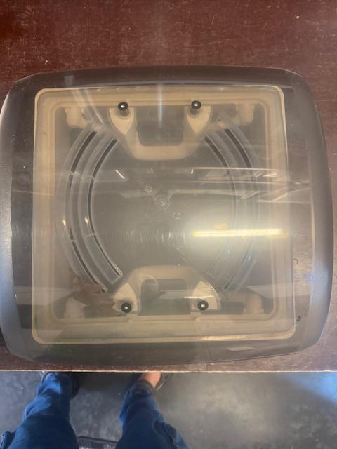 Koepel - dakluik 30 cm REMIS  NIEUWSTAAT Benimar Cocoon 2025, Caravans en Kamperen, Kampeeraccessoires, Ophalen