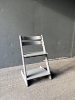 Stokke Eetstoel Tripp Trapp grijs + babyset + kussentje, Kinderen en Baby's, Kinderstoelen, Ophalen, Gebruikt, Meegroeistoel, Stoelverkleiner