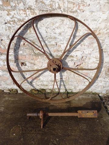 Ijzeren wiel  beschikbaar voor biedingen